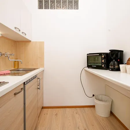 Apartment Schickes Boutique-apartment, Zentral In Messe-& Bahnhofsnähe, Sehr Ruhig&gratis Parkplatz - Happystay